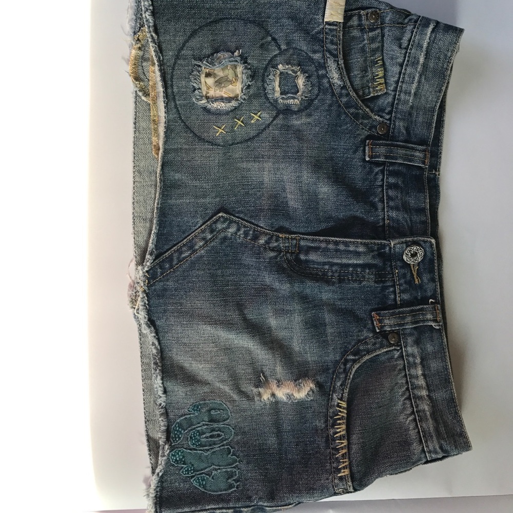 Size 5 Roxy jean skirt.