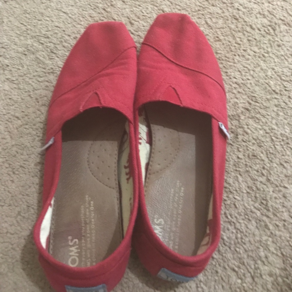 Toms