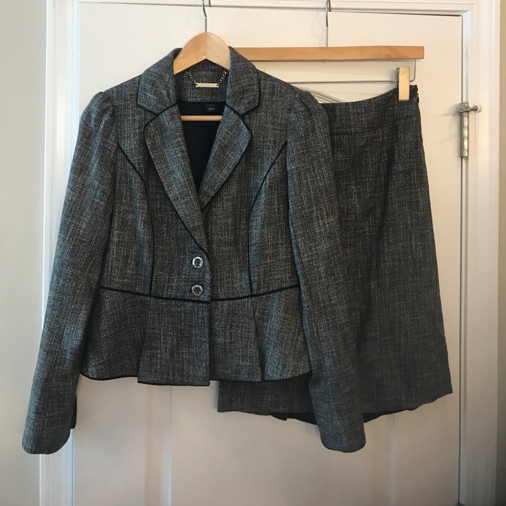White House Black Market grey skirt suit size 0