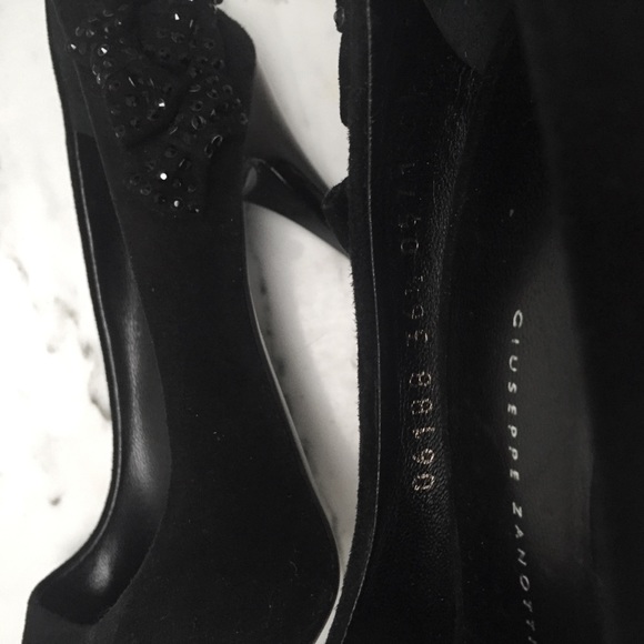 GIUSEPPE ZANOTTI: Crystal Bow Suede Peepetoe Heels - Picture 4 of 7