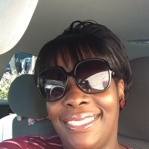 Meet your Posher, Desiree