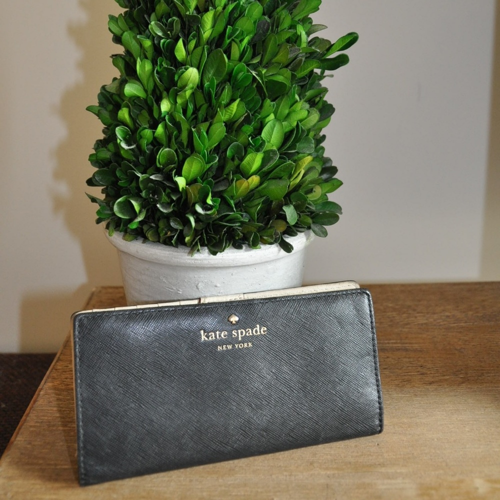EUC Kate Spade Cameron Street Stacy Wallet