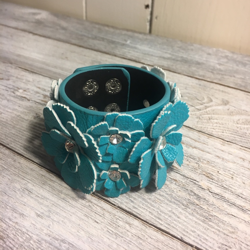 🥂 Blue Flower Bracelet