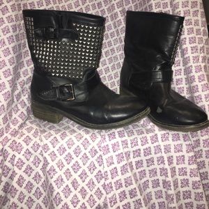 Studded moto boots