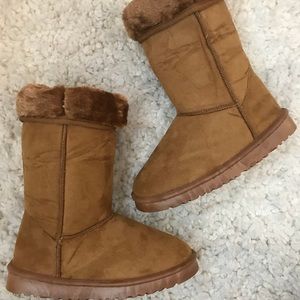 🎉Sale! Super Comfy Tan Boots!