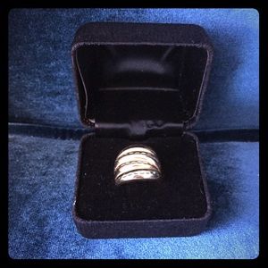 Beautiful 10k gold stamped ring
