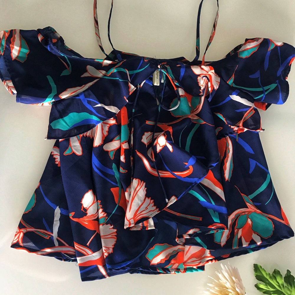 Vintage Floral Top 🎄