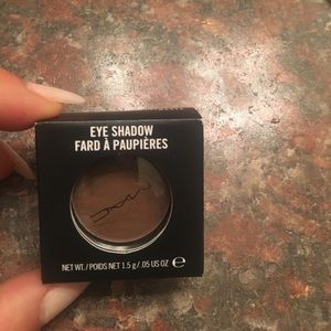 MAC eyeshadow in Espresso Matte