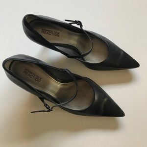 Black leather pumps with strap