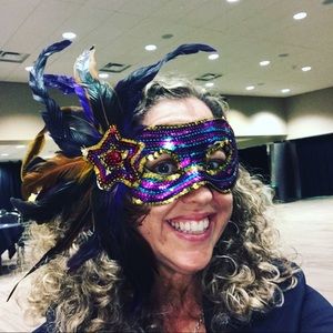 Meet your Posher, Joelle