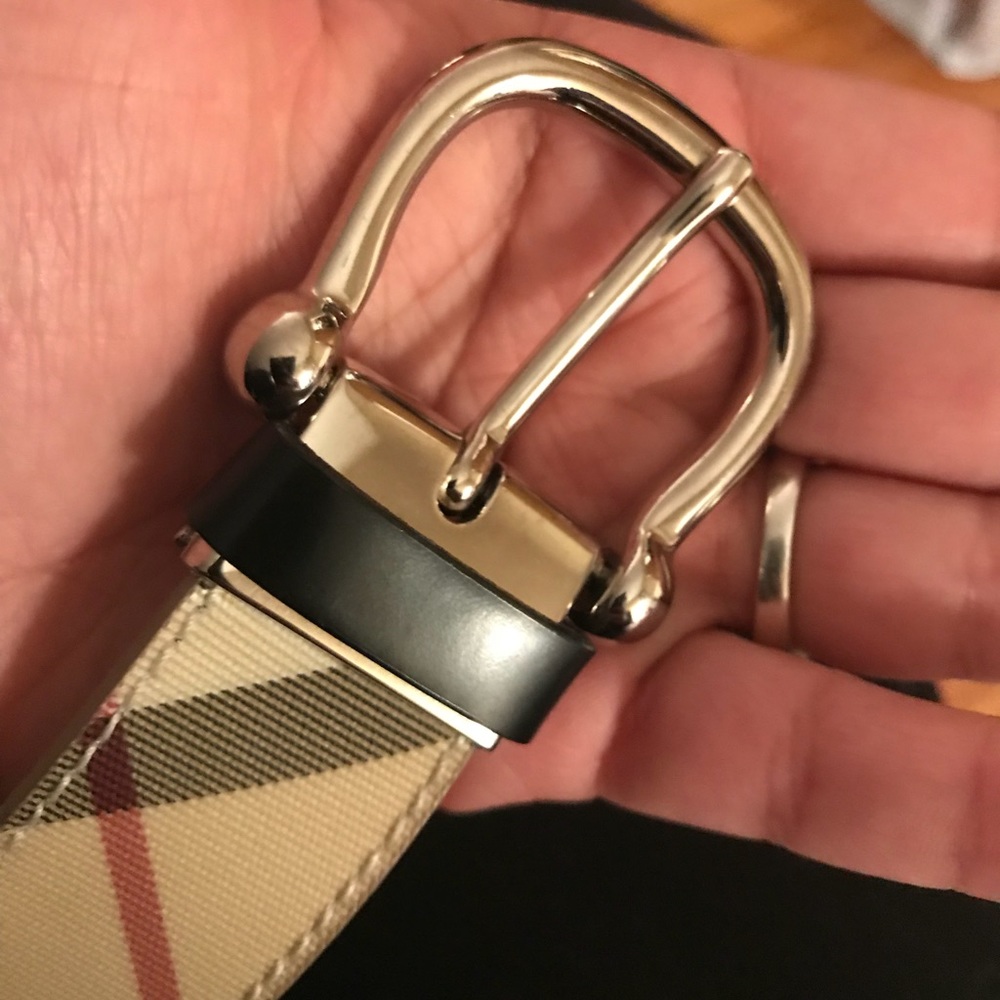 Burberry woman’s belts