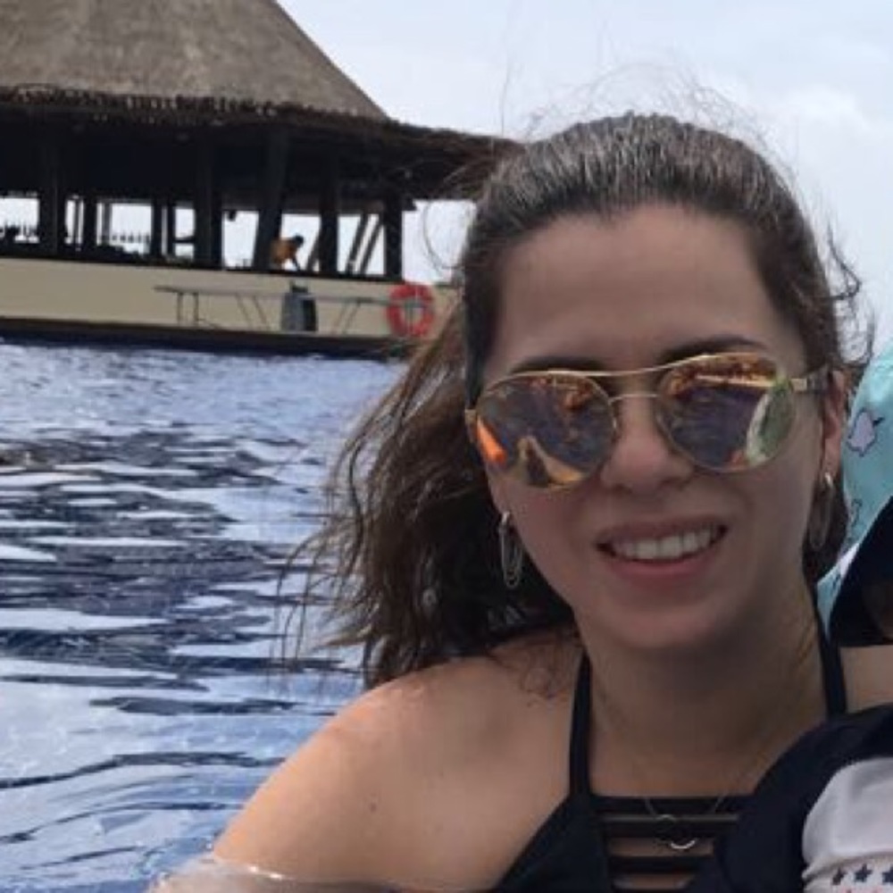 Meet your Posher, Adriana