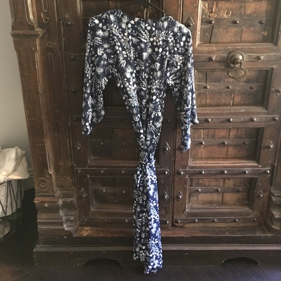 Blue floral wrap dress mid length - Picture 5 of 5
