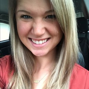 Meet your Posher, Deborah