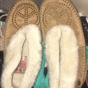 Size 8 lucky slippers