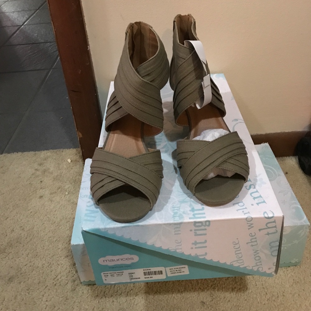 Army green wedge shoes!!