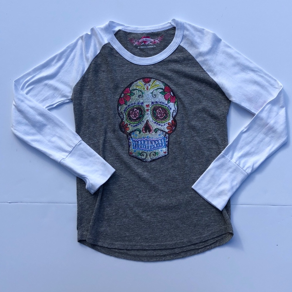 NWT So Nikki skull top with thumb holes