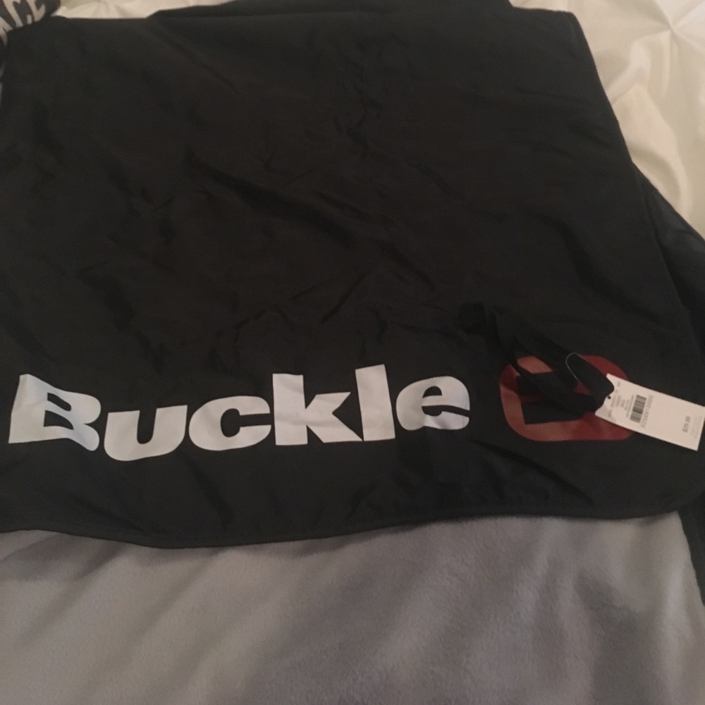 Buckle blanket