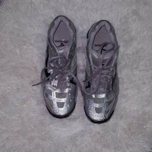 Mizuno Wave sneakers