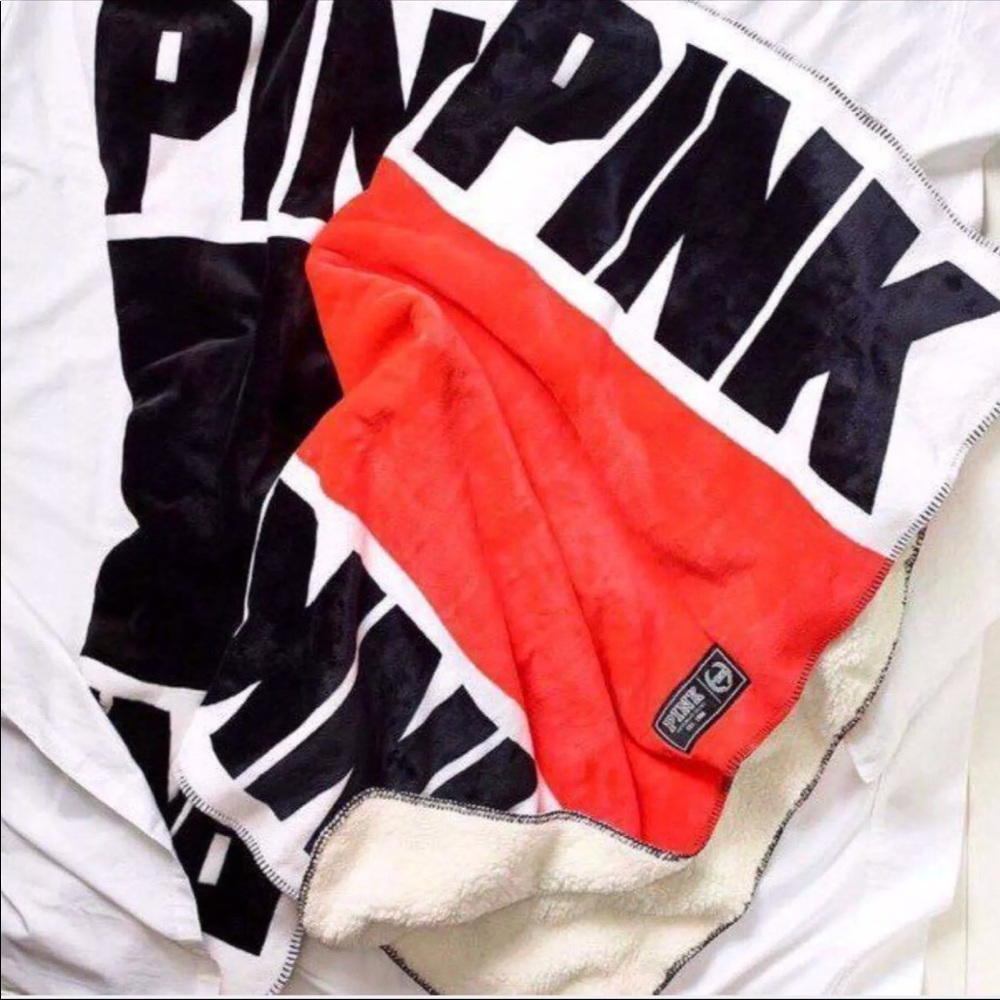 Victoria’s Secret PINK Sherpa blanket