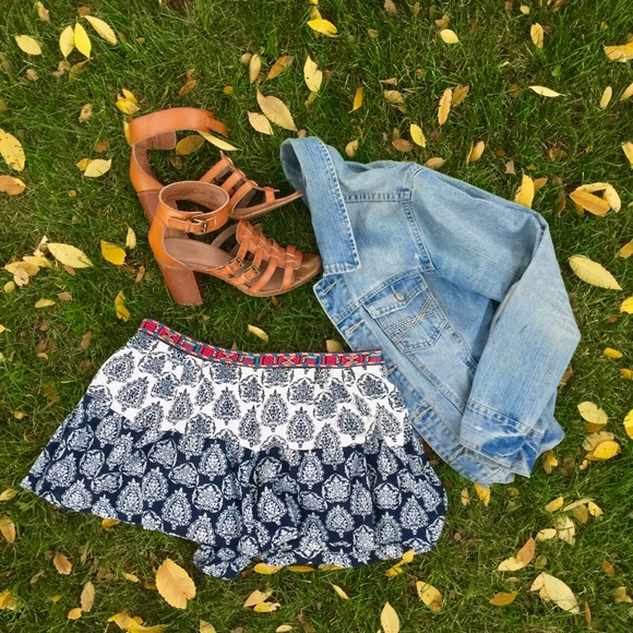 Paisley Flowy Shorts (Navy) - Picture 3 of 3