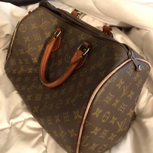 AUTHENTIC Louis Vuitton purse