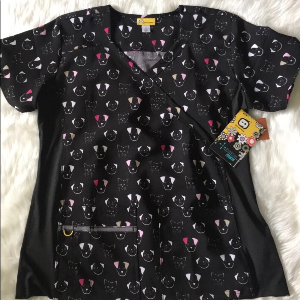 New With Tags wonderwink Scrub top .