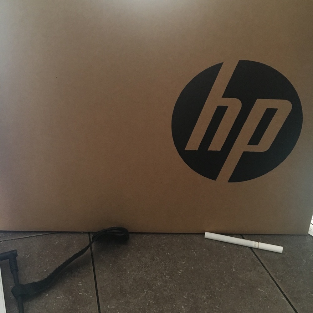 Brand new windows 10 with box only used few time