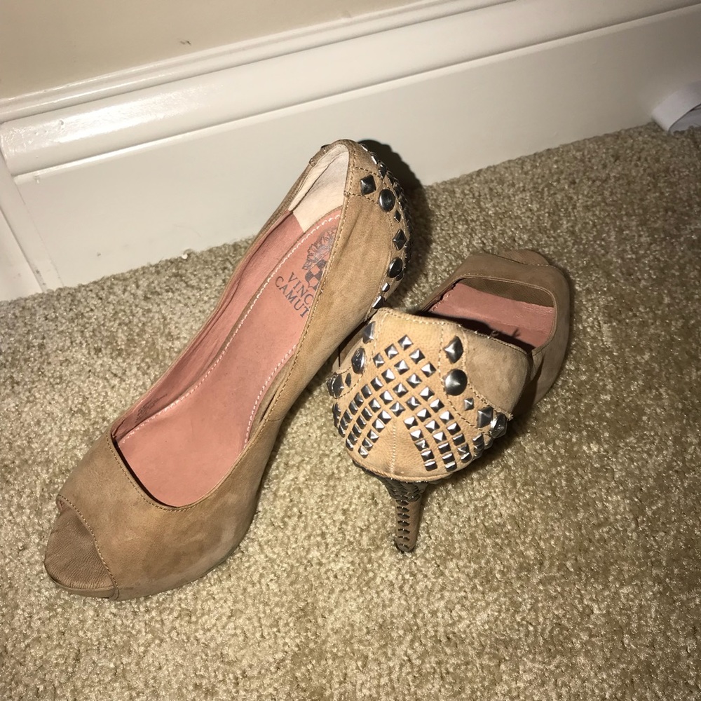 Heels - Picture 3 of 4