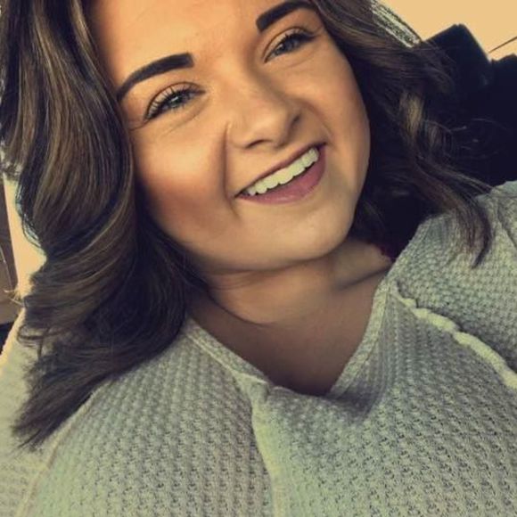 Meet your Posher, Alexis - Picture 1 of 1