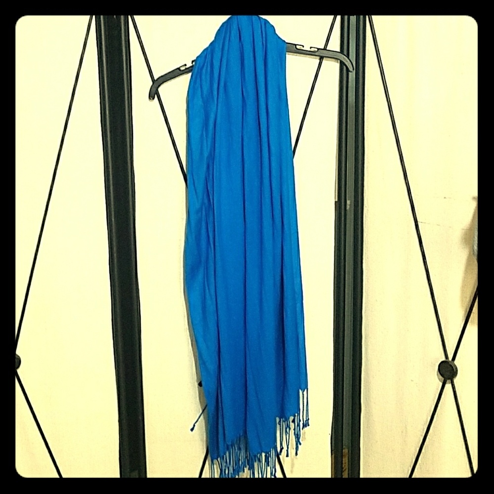 Apt 9 scarf