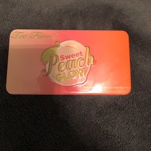 Too Faced Sweet Peach Glow