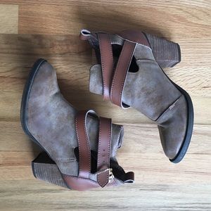 Tan ankle boots size 7.5
