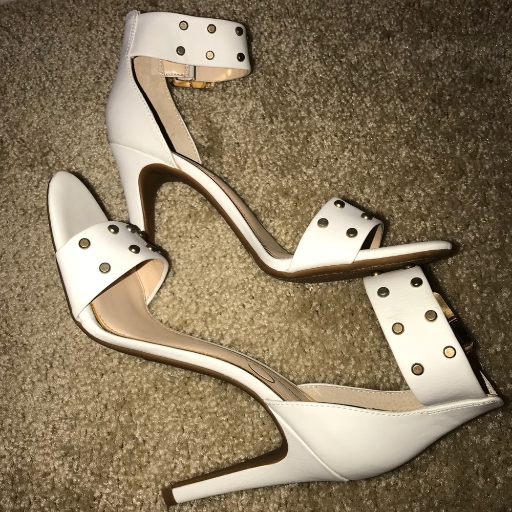 Heels - Picture 3 of 3