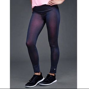 GAP chameleon workout leggings