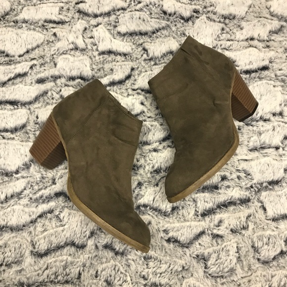 Steve Madden Shoes - Steve Madden Royale Brown Ankle Booties