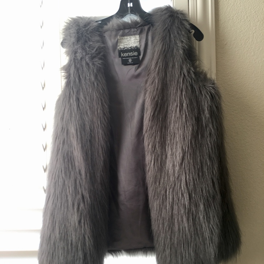 Fur Vest in grey Sz L