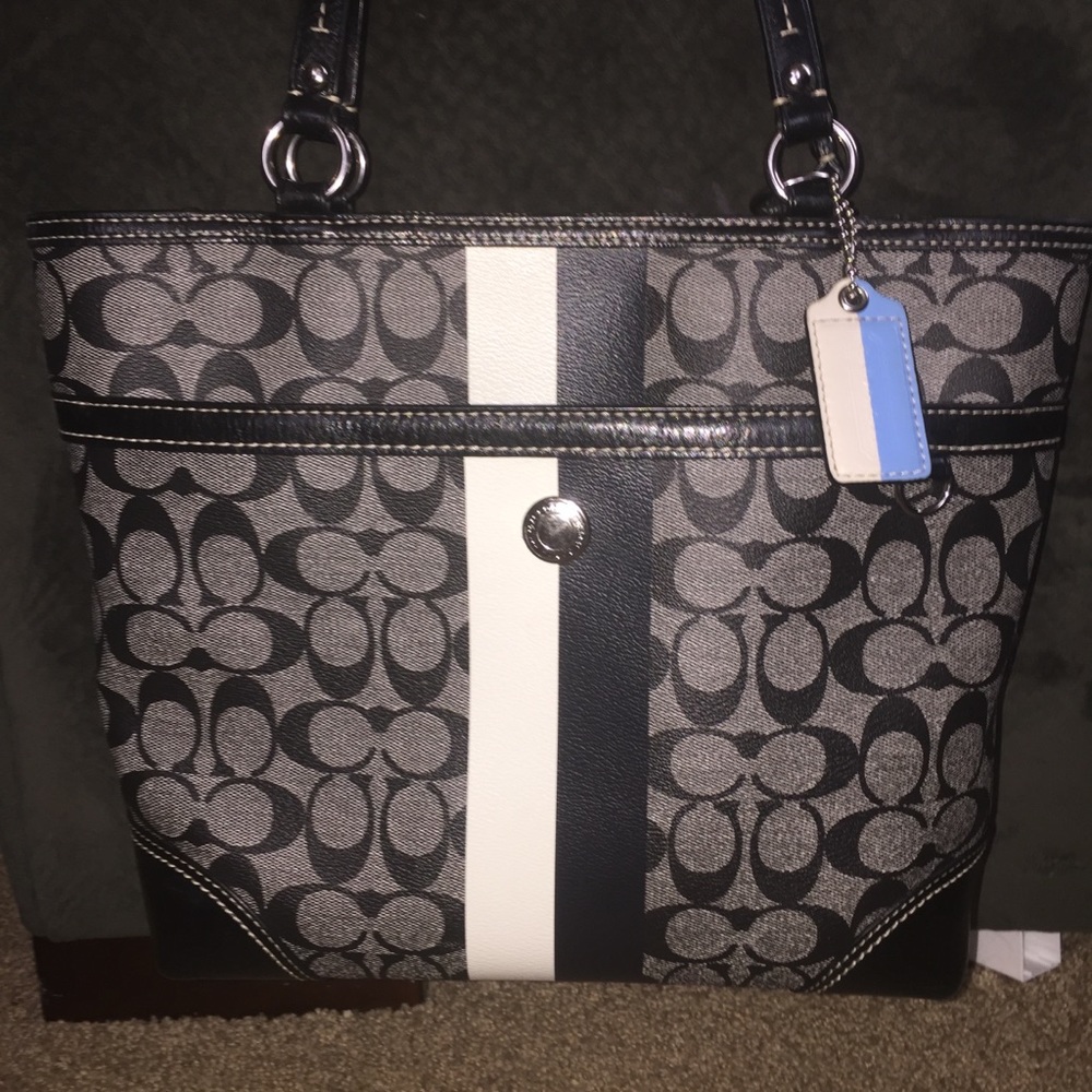 Coach Tote⭐FINAL PRICE DROP THEN DELETING⭐