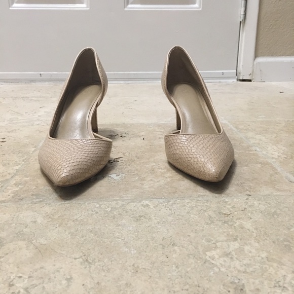 Cream Ann Taylor Heals with texture & pointy toe - Picture 3 of 8