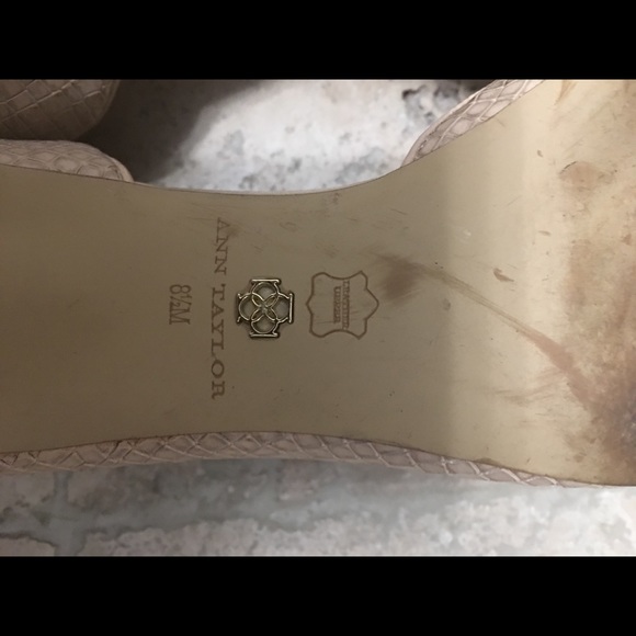 Cream Ann Taylor Heals with texture & pointy toe - Picture 7 of 8