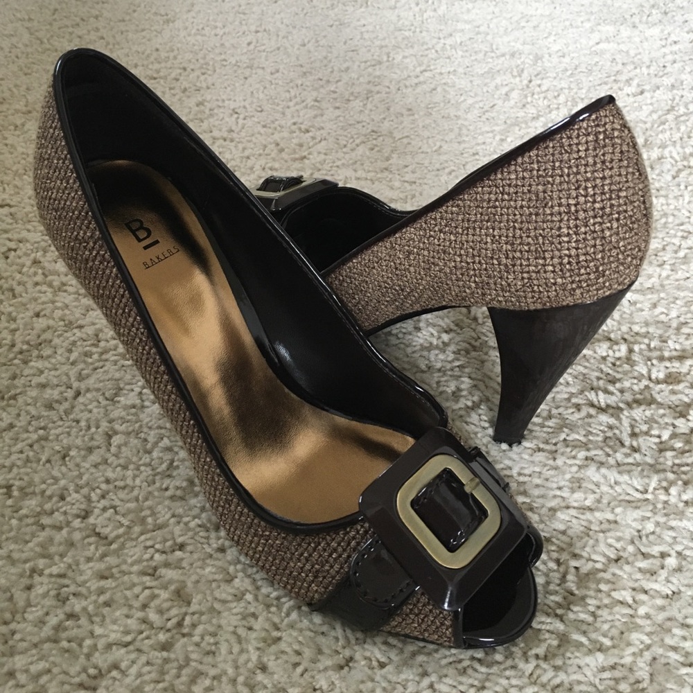 New! Brown Tweed Pumps