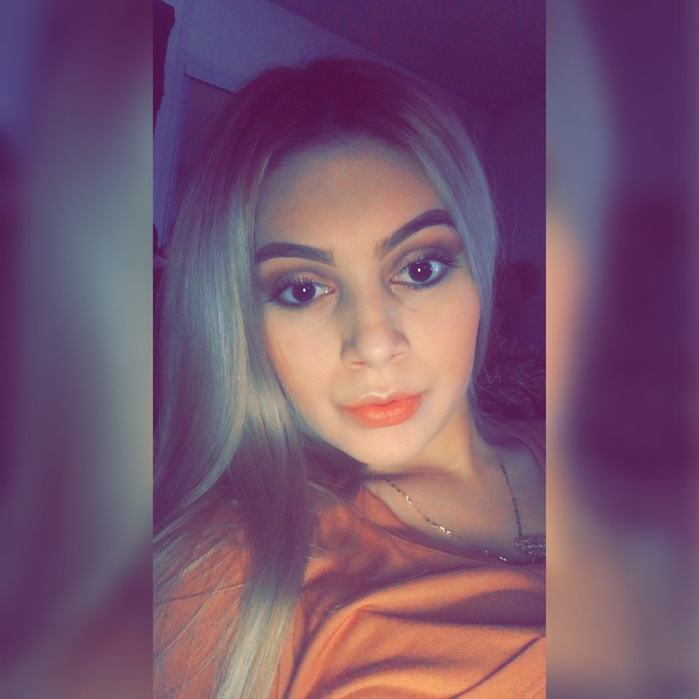 Meet your Posher, Emily