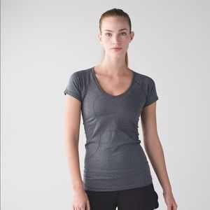 Lululemon run swiftly tech short sleeve v-neck tee