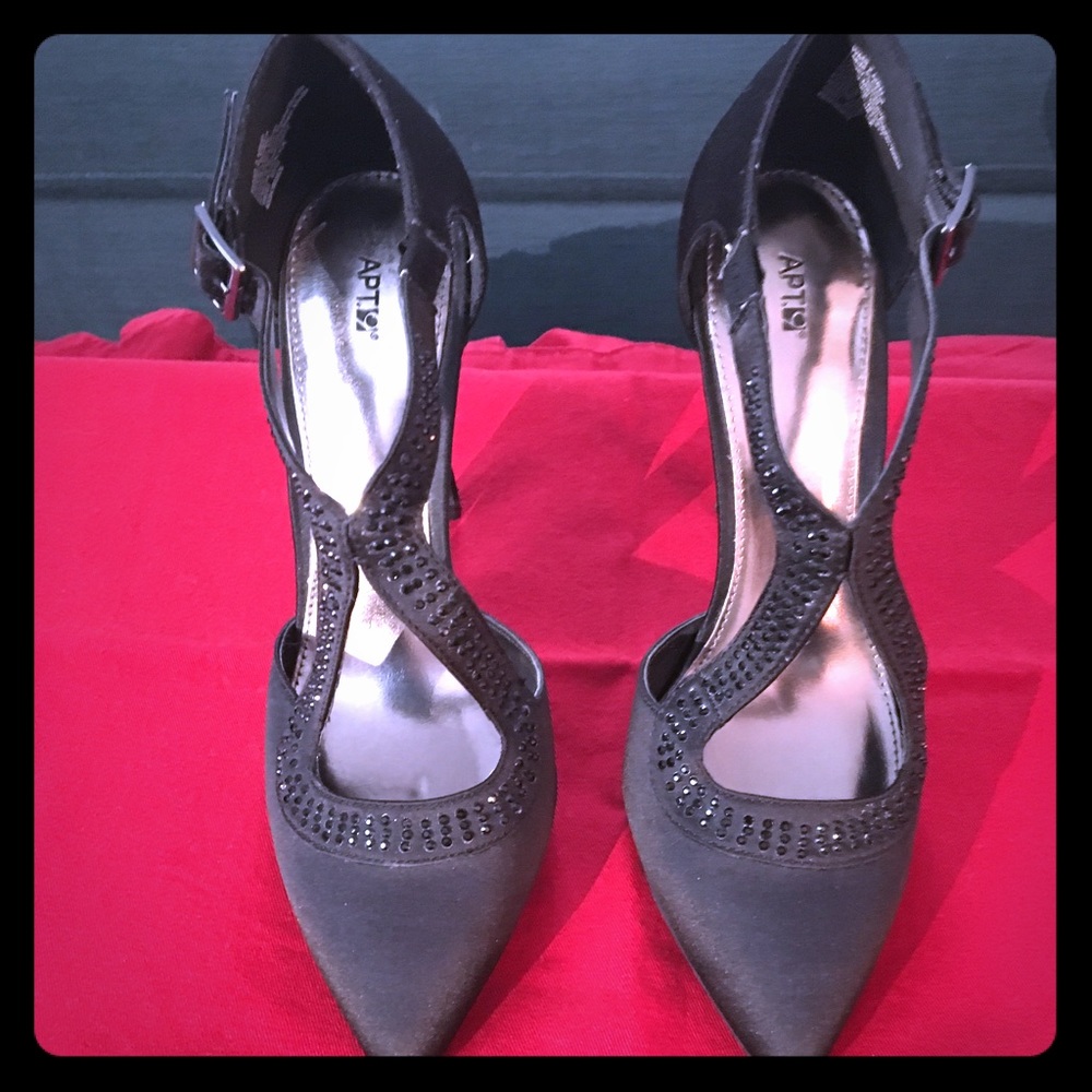 Apt 9 black Rhine stone size 7