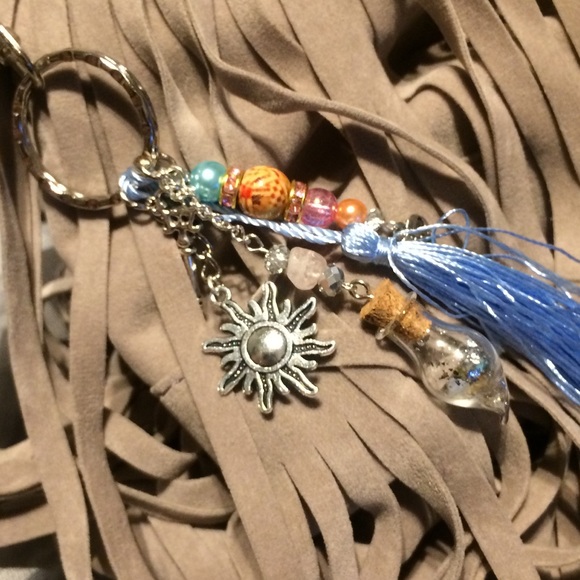 🌺 KEYCHAIN CLASP BOHO FRINGE CUN BEAD TASSEL RING - Picture 3 of 6