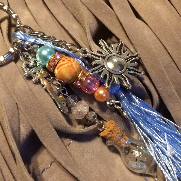 🌺 KEYCHAIN CLASP BOHO FRINGE CUN BEAD TASSEL RING - Picture 6 of 6