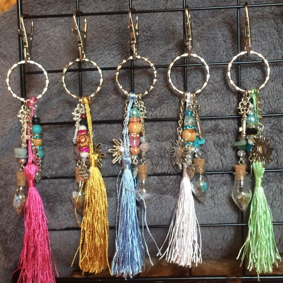 🌺 KEYCHAIN CLASP BOHO FRINGE CUN BEAD TASSEL RING - Picture 5 of 6