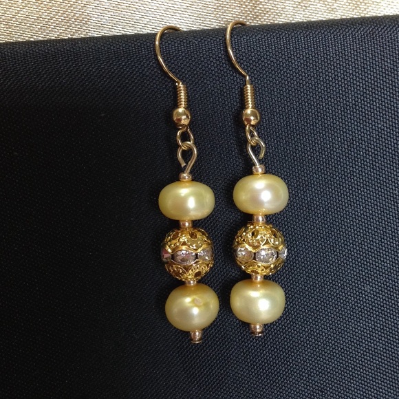Earrings - Picture 1 of 1