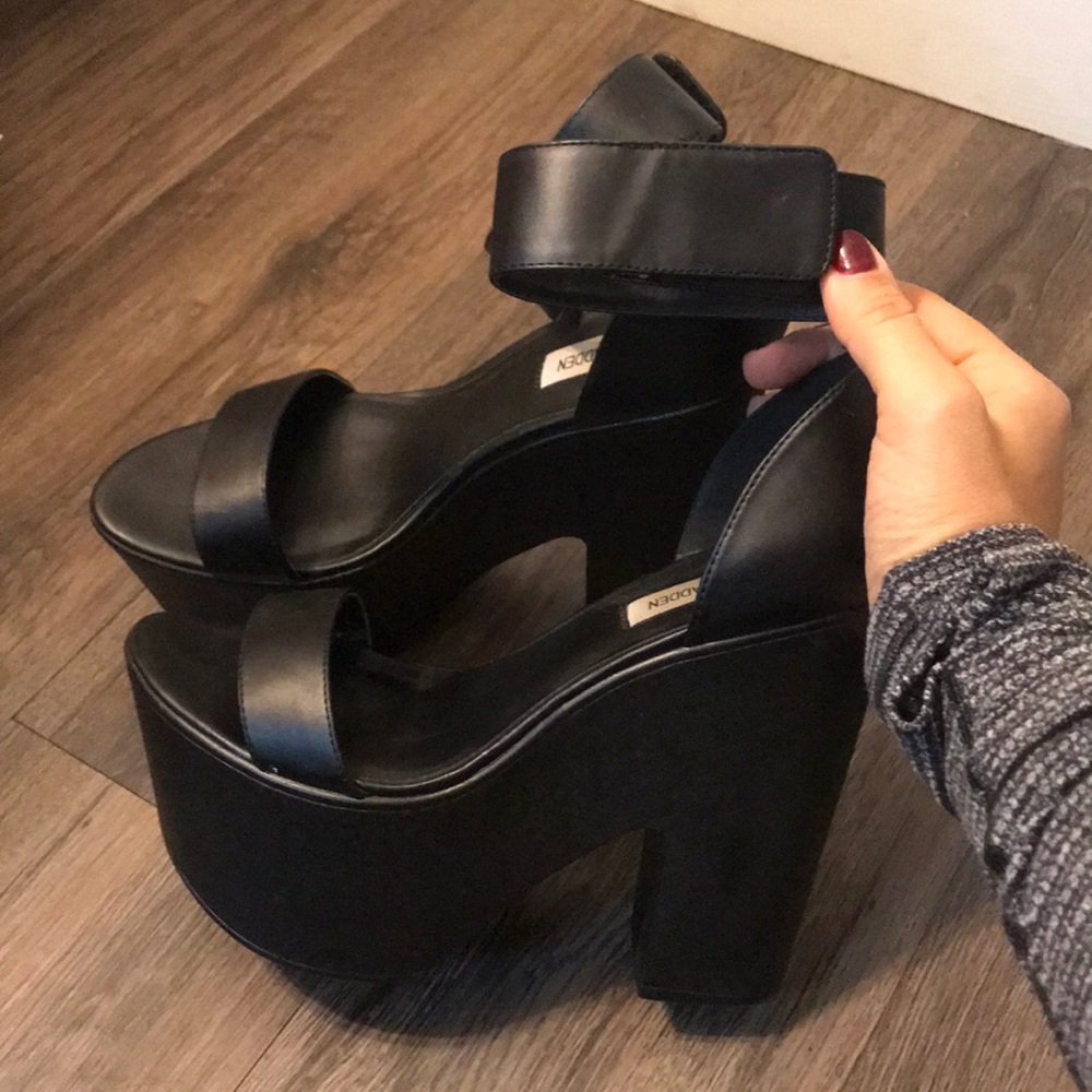 Steve Madden Platform heels! Only worn twice.