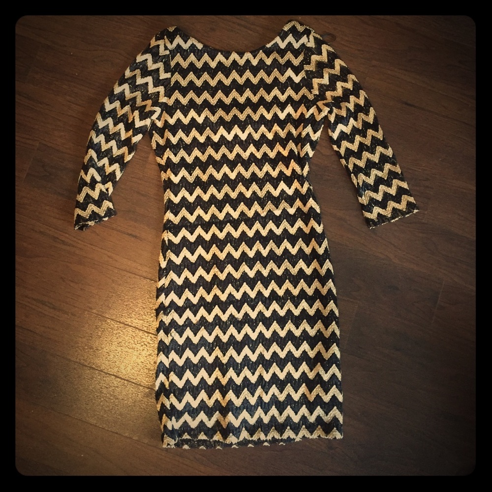 Black & gold 3/4 length sleeve dress